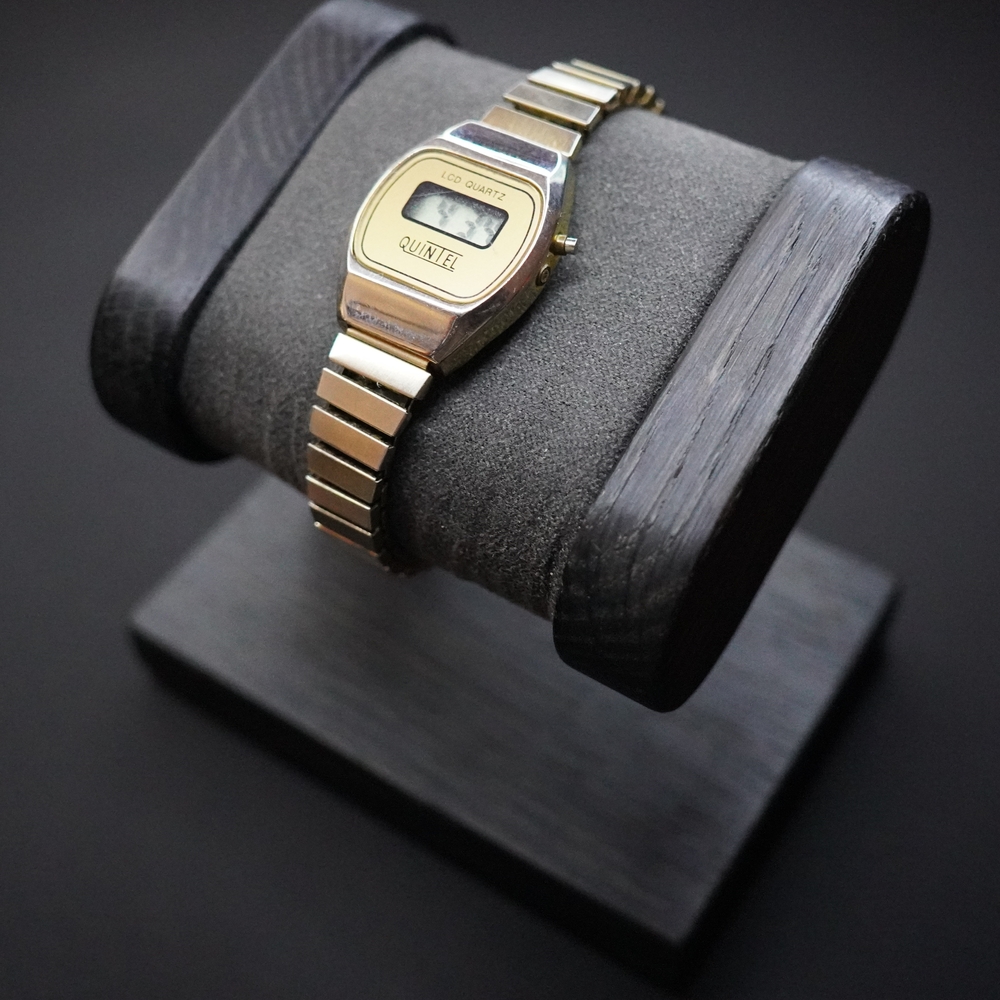 Vintage QUINTEL Digital Watch Quartz Gold Tone Unisex New Battery - Picture 3 of 7